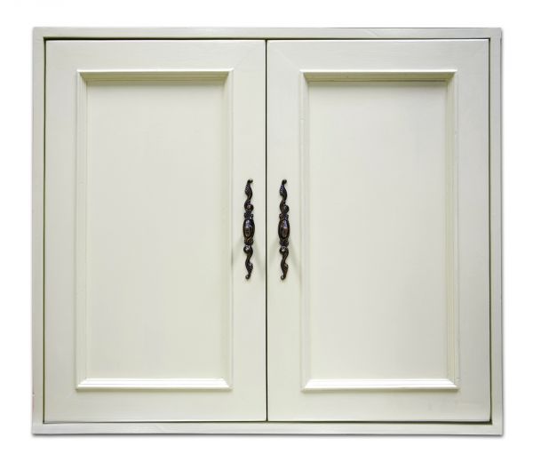 Cupboard Hardware Replacement in Kyle